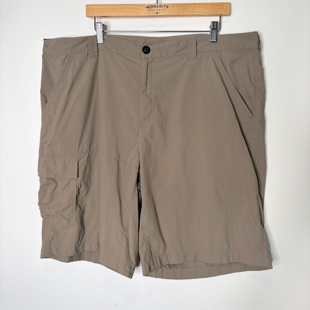 Columbia Omni-Shade Cargo Shorts Tan Outdoor Lightweight Hiking Men 42 x 11
